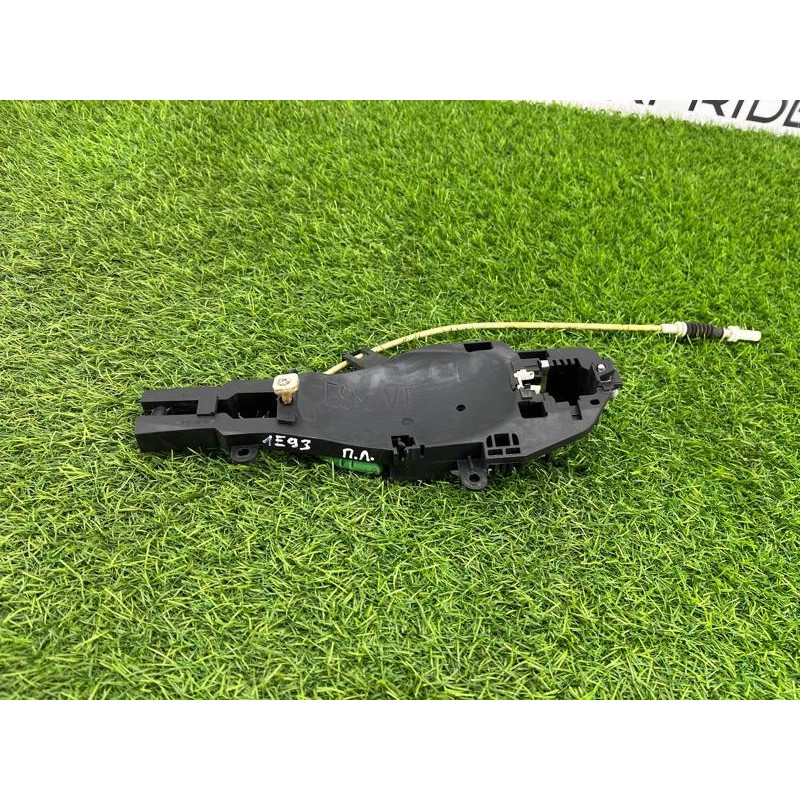 Кронштейн ручки дверей (кузов і елементи) BMW 3-series E93 2010 3.0 N52 51227199835