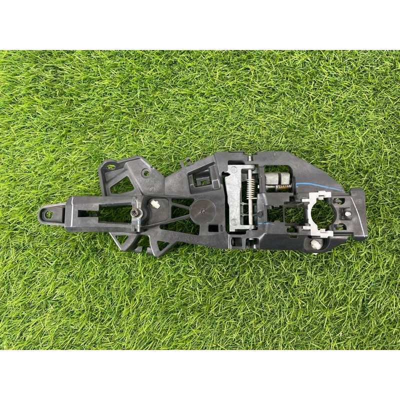 Кронштейн ручки двери (кузов и элементы) Cadillac Xt5 1 2016 3.6 13512735