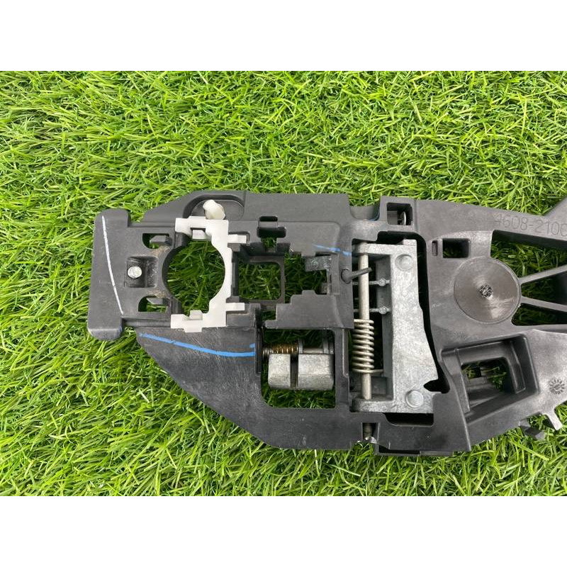 Кронштейн ручки двери (кузов и элементы) Cadillac Xt5 1 2016 3.6 13512735