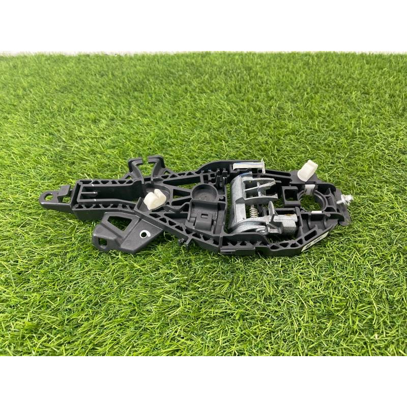 Кронштейн ручки двери (кузов и элементы) Cadillac Xt5 1 2016 3.6 13512735