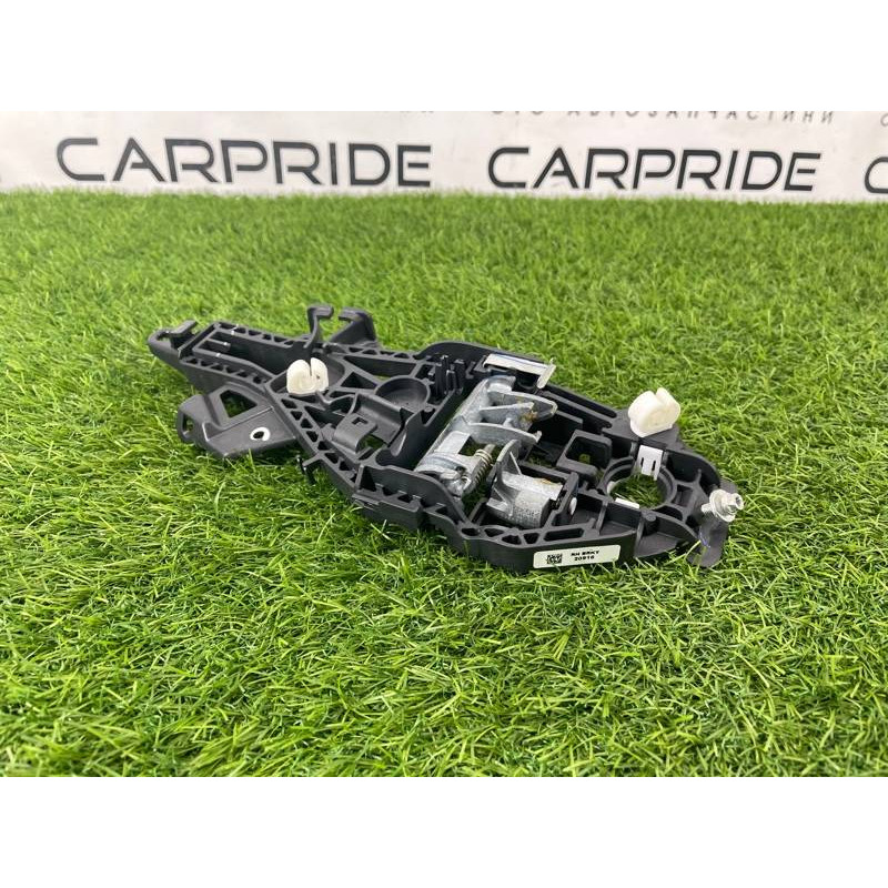 Кронштейн ручки двери (кузов и элементы) Cadillac Xt5 1 2016 3.6 13512735