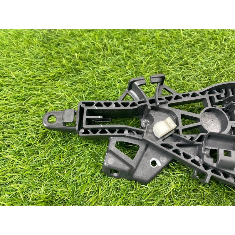 Кронштейн ручки двери (кузов и элементы) Cadillac Xt5 1 2016 3.6 13512735