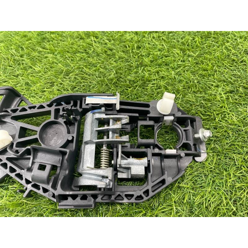 Кронштейн ручки двери (кузов и элементы) Cadillac Xt5 1 2016 3.6 13512735