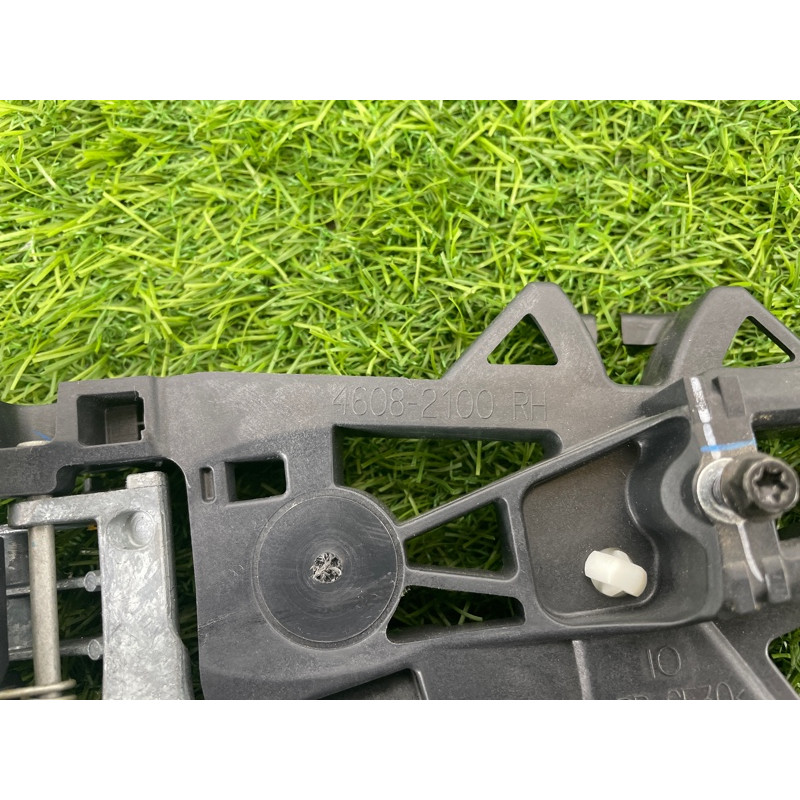 Кронштейн ручки двери (кузов и элементы) Cadillac Xt5 1 2016 3.6 13512735