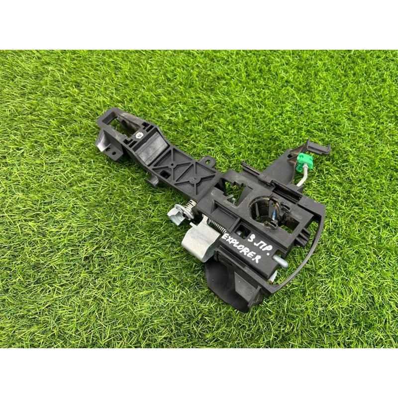 Кронштейн ручки двери (кузов и элементы) FORD Explorer MK5 BB5Z7826684A