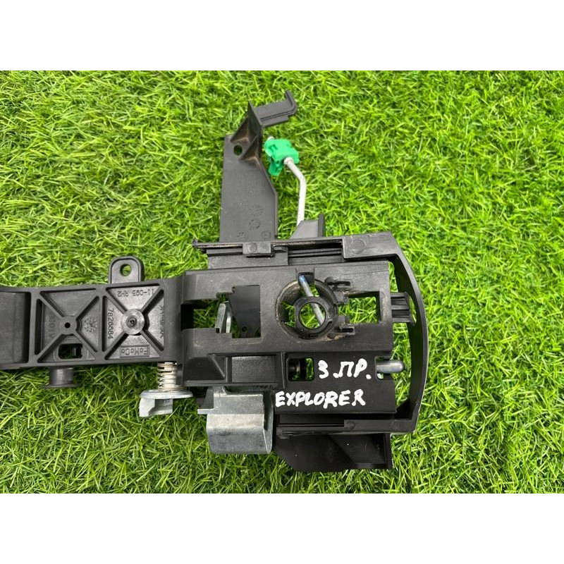 Кронштейн ручки двери (кузов и элементы) FORD Explorer MK5 BB5Z7826684A