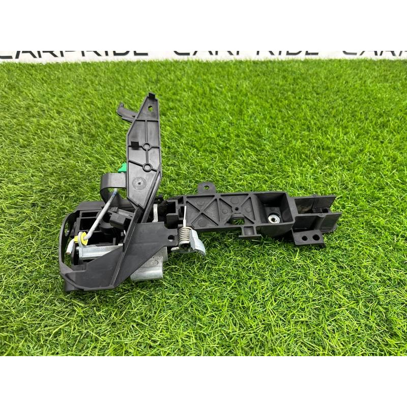 Кронштейн ручки двери (кузов и элементы) FORD Explorer MK5 BB5Z7826684A