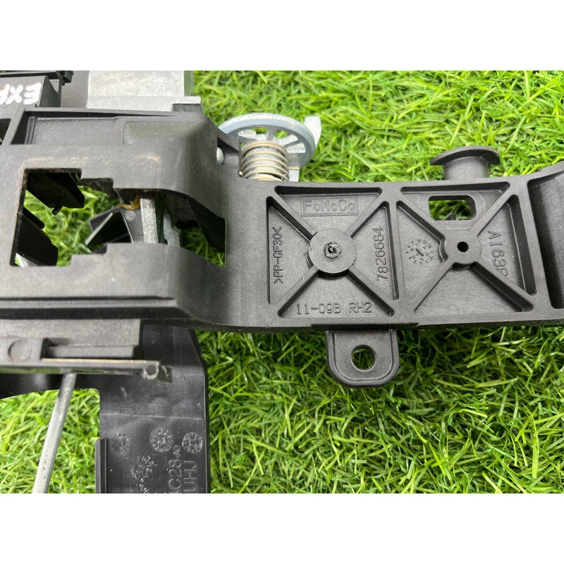 Кронштейн ручки двери (кузов и элементы) FORD Explorer MK5 BB5Z7826684A