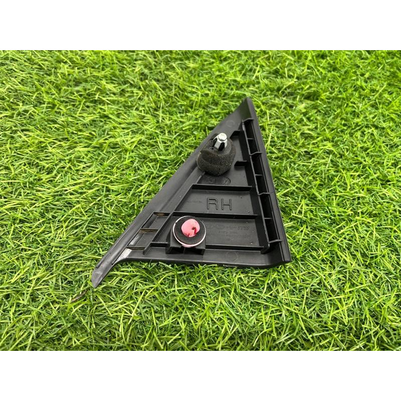 Молдинг двери (уголок) внутренний (кузов и элементы) Hyundai Sonata YF 839203S000RY