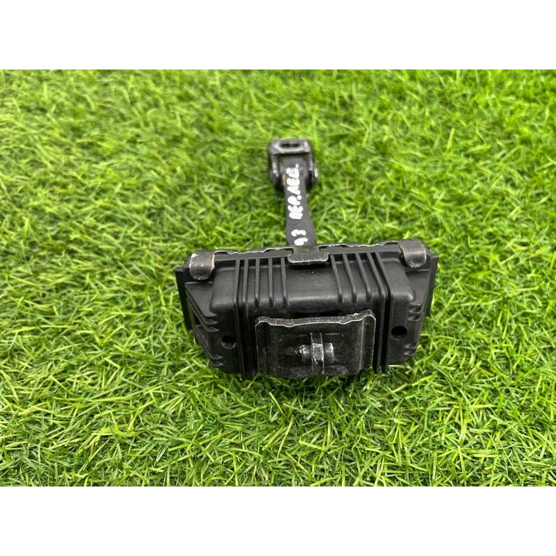 Обмежувач дверей (кузов і елементи) BMW 3-series E93 2010 3.0 N52 51217193671