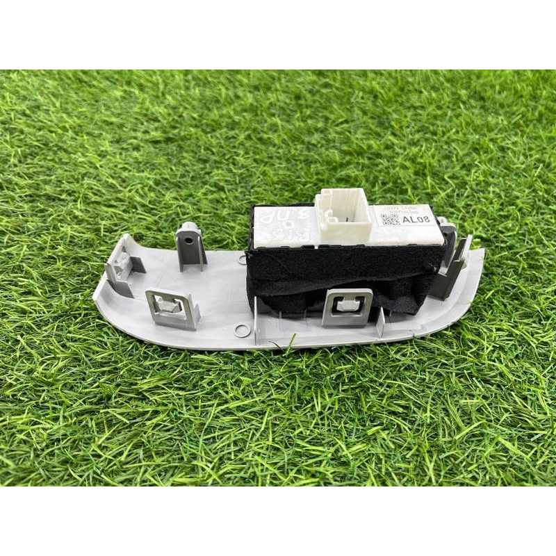 Кнопка стеклоподъемника (электрика / кнопки) Subaru OUTBACK B15 94263AL04AWM