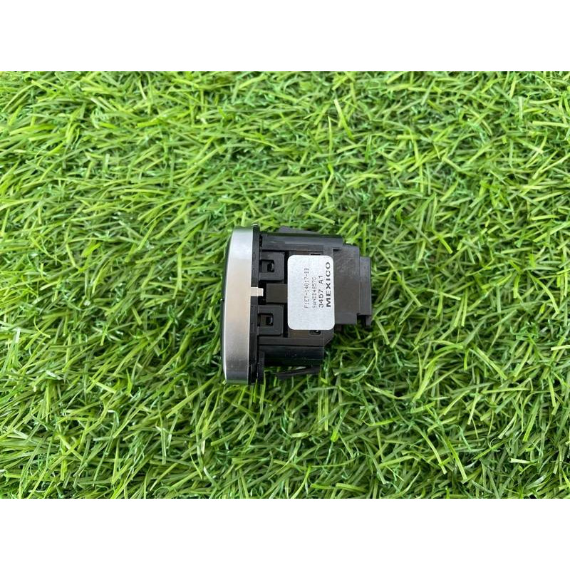 Кнопка блокировки центрального замка (электрика / кнопки) Ford Ecosport B515 2018 1.0L F1EZ14028B