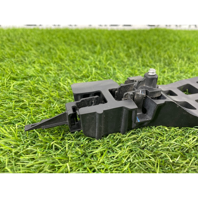 Кронштейн ручки двери (кузов и элементы) Dodge Durango WD 2015 5.7 HEMi 4589888AD