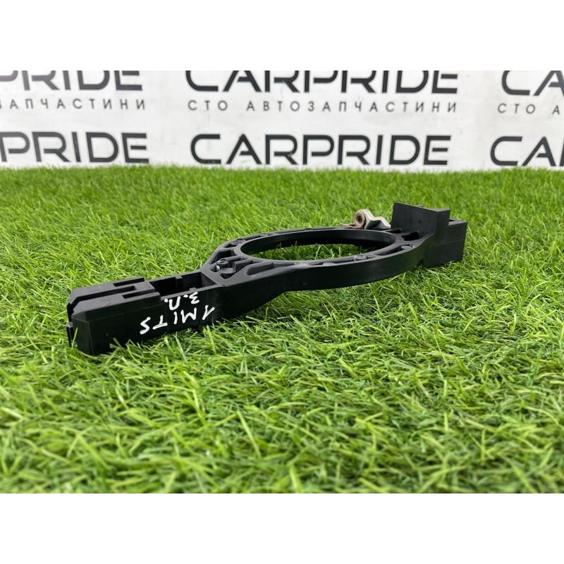 Кронштейн ручки двери (кузов и элементы) Mitsubishi Outlander GF 2017 2.4 5746A088