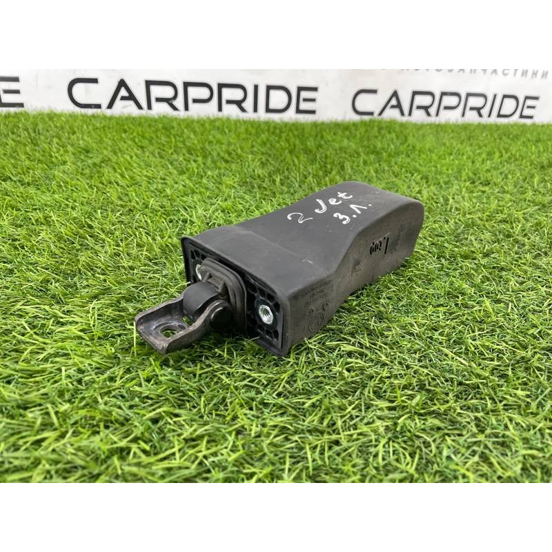 Ограничитель двери (кузов и элементы) Volkswagen Jetta MK6 2011 2.5 5C6839249