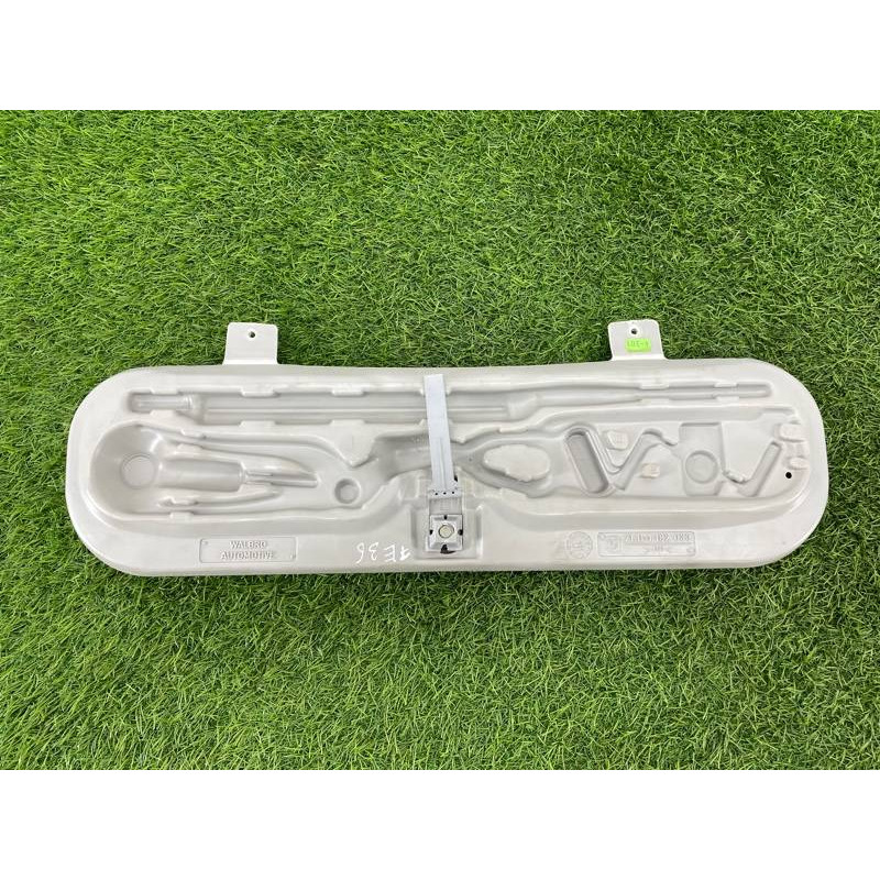 Ящик для инструментов (аксессуары) BMW 3-series E36 1997 M52b28 71111182366