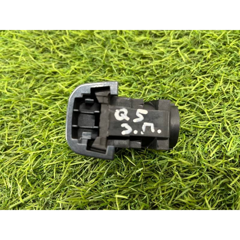 Заглушка внешней ручки (кузов и элементы) Audi Q5 8R 8t0837167a