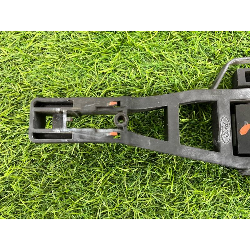 Кронштейн ручки двери (кузов и элементы) FORD Focus MK3 2013 2.0 CM5Z5826684F