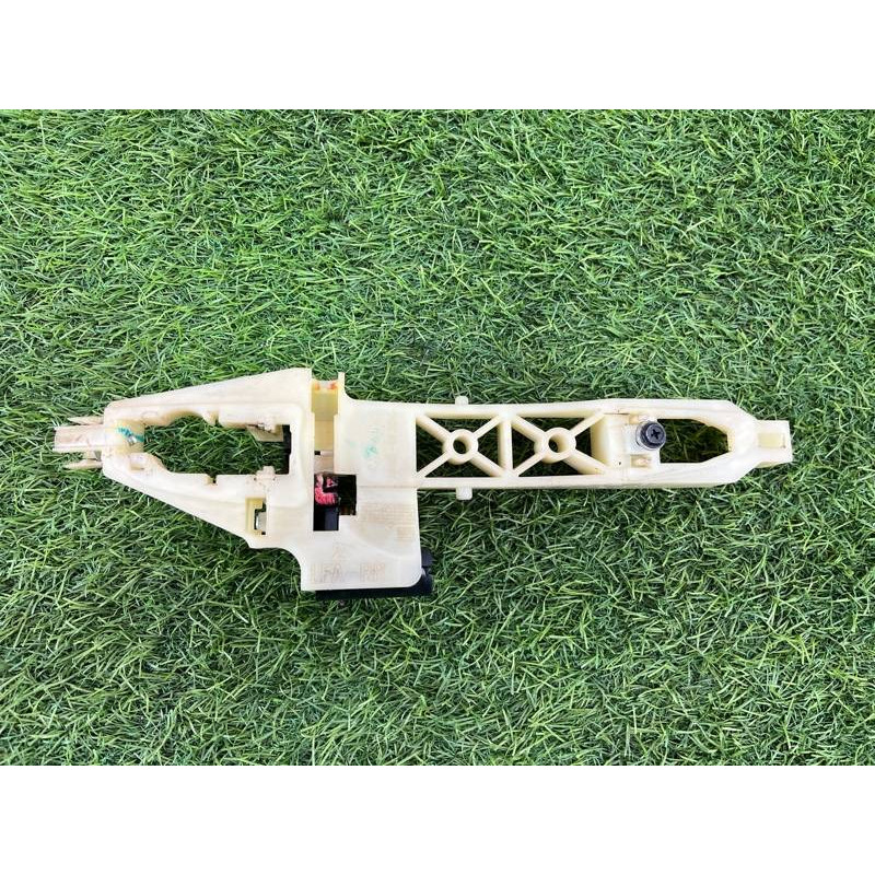 Кронштейн ручки двери (кузов и элементы) Hyundai Sonata LF 83665C1000