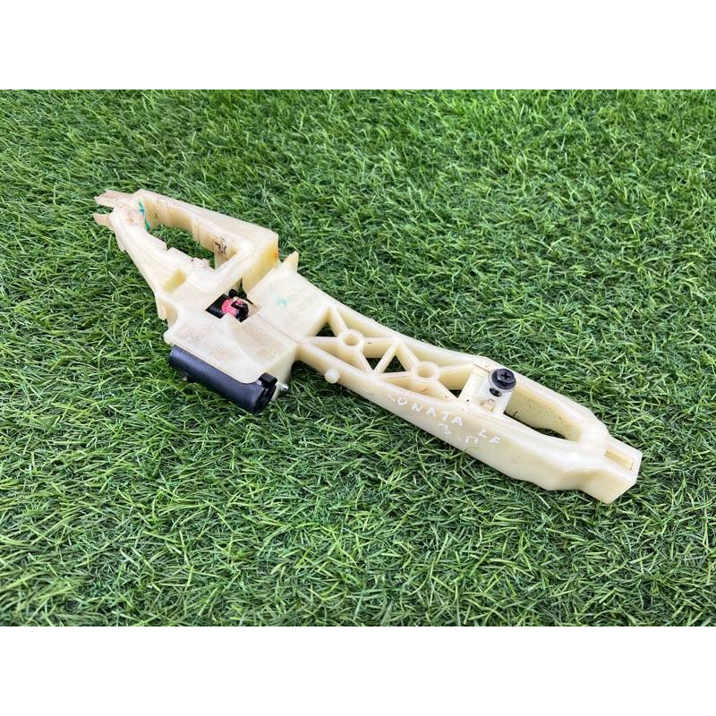 Кронштейн ручки двери (кузов и элементы) Hyundai Sonata LF 83665C1000