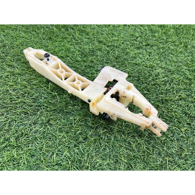 Кронштейн ручки двери (кузов и элементы) Hyundai Sonata LF 83665C1000