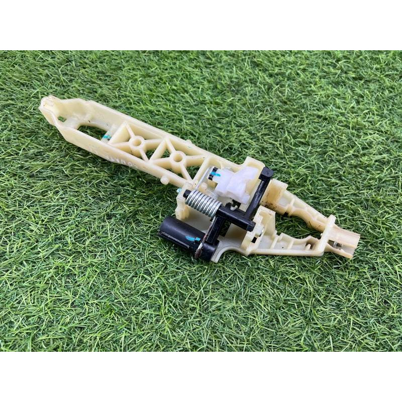 Кронштейн ручки двери (кузов и элементы) Hyundai Sonata LF 83665C1000