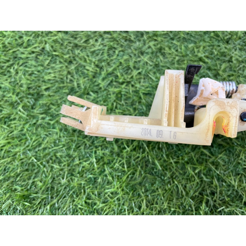 Кронштейн ручки двери (кузов и элементы) Hyundai Sonata LF 83665C1000