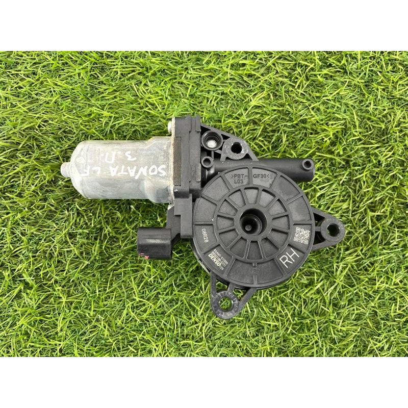 Мотор стеклоподъемника (электрика) Hyundai Sonata LF 82460c1000