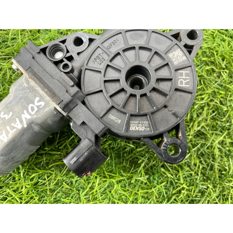 Мотор стеклоподъемника (электрика) Hyundai Sonata LF 82460c1000