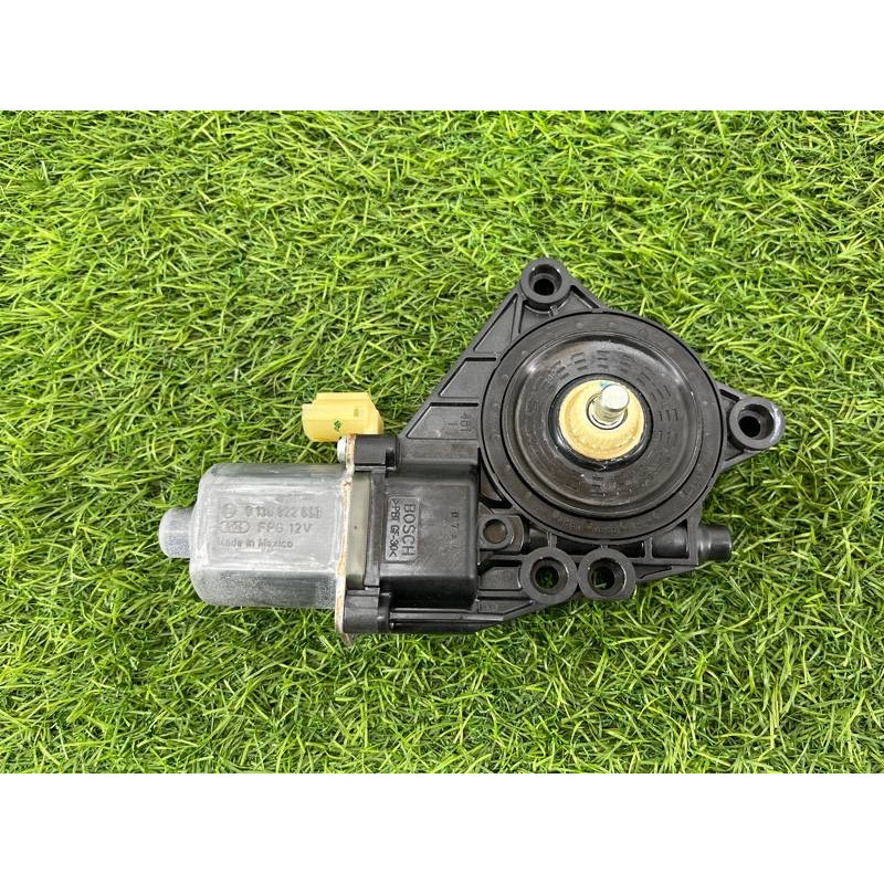 Мотор стеклоподъемника (электрика) Hyundai Sonata YF 834603Q001