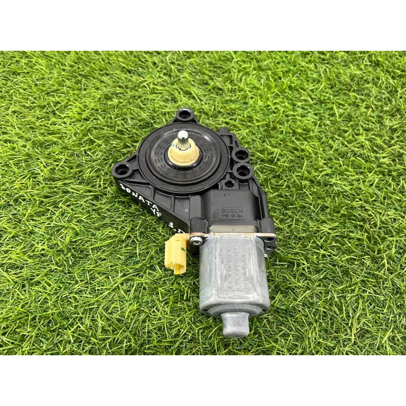 Мотор стеклоподъемника (электрика) Hyundai Sonata YF 834603Q001