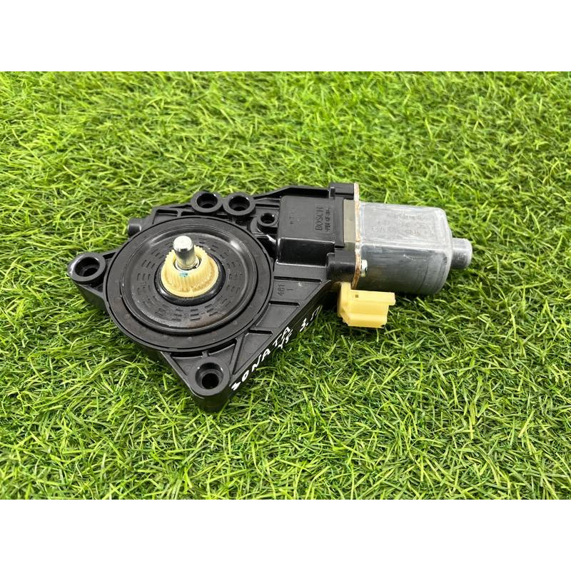 Мотор стеклоподъемника (электрика) Hyundai Sonata YF 834603Q001