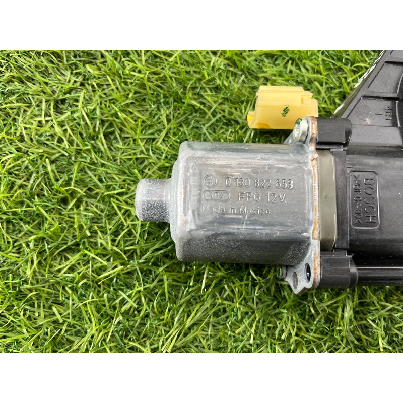 Мотор стеклоподъемника (электрика) Hyundai Sonata YF 834603Q001