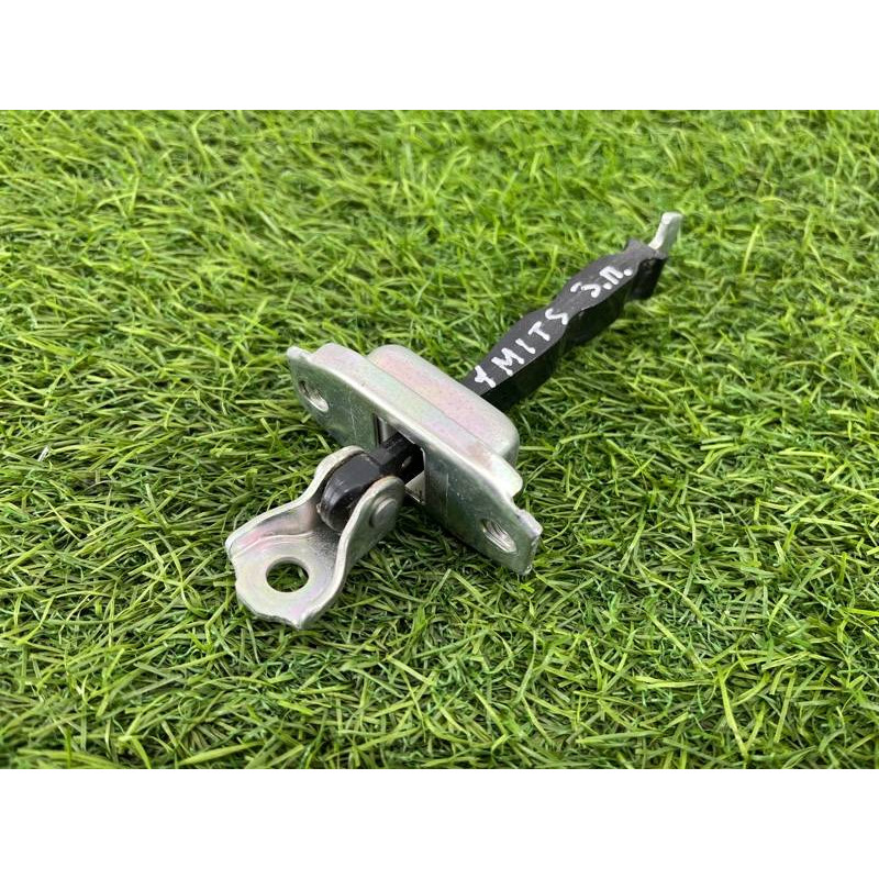 Ограничитель двери (кузов и элементы) Mitsubishi Outlander GF 2017 2.4 5732A094