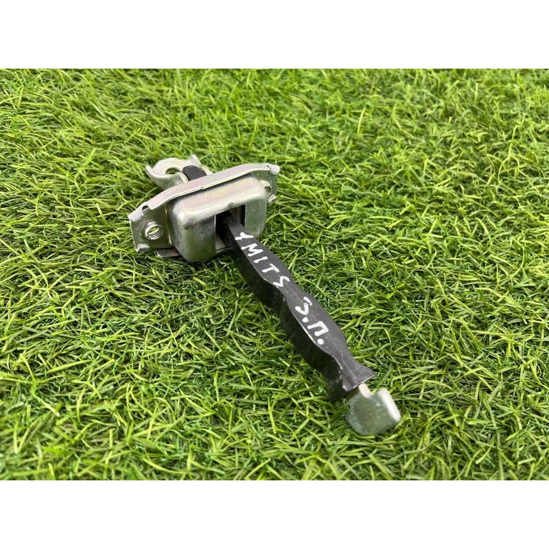 Ограничитель двери (кузов и элементы) Mitsubishi Outlander GF 2017 2.4 5732A094