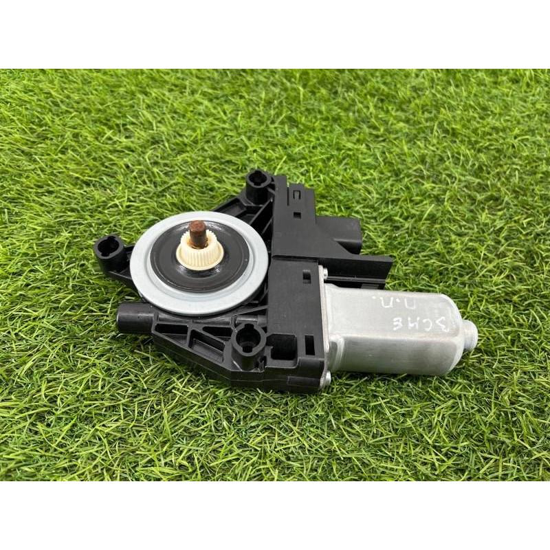 Мотор стеклоподъемника (электрика) Jeep Cherokee Trailhawk 2014 2.4 68227224AA