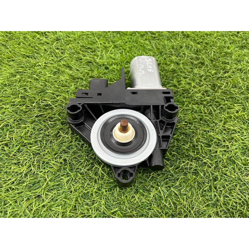 Мотор стеклоподъемника (электрика) Jeep Cherokee Trailhawk 2014 2.4 68227224AA