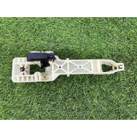 Кронштейн ручки двери