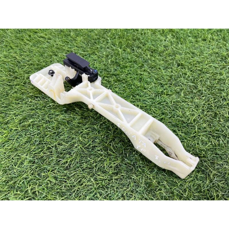 Кронштейн ручки двери (кузов и элементы) Hyundai Sonata YF 836653S000