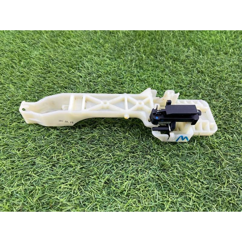 Кронштейн ручки двери (кузов и элементы) Hyundai Sonata YF 836653S000