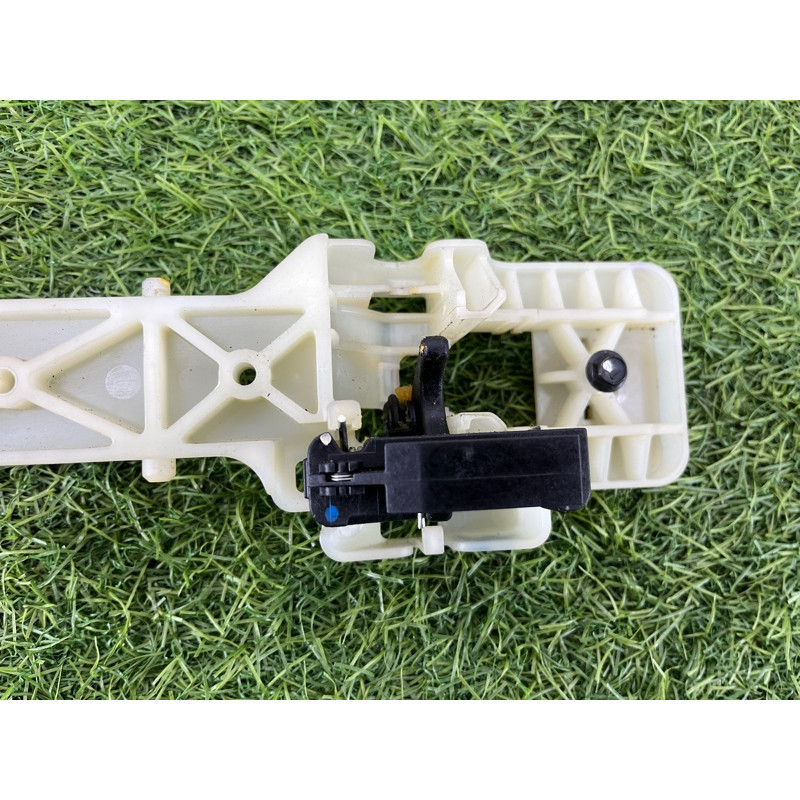 Кронштейн ручки двери (кузов и элементы) Hyundai Sonata YF 836653S000