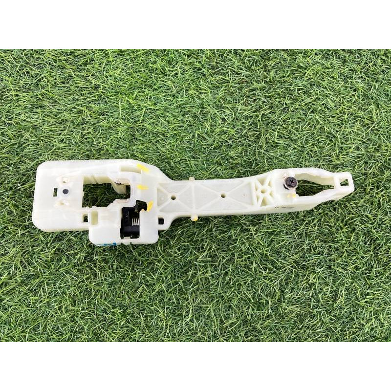 Кронштейн ручки двери (кузов и элементы) Hyundai Sonata YF 836653S000