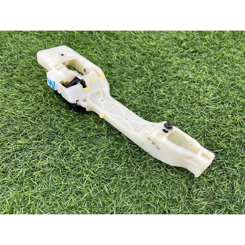 Кронштейн ручки двери (кузов и элементы) Hyundai Sonata YF 836653S000