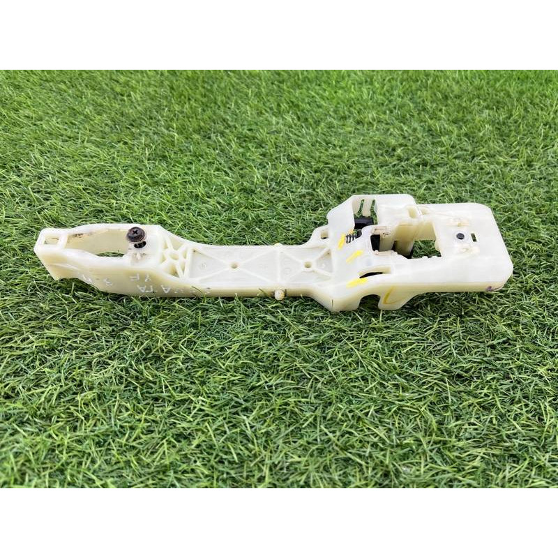 Кронштейн ручки двери (кузов и элементы) Hyundai Sonata YF 836653S000