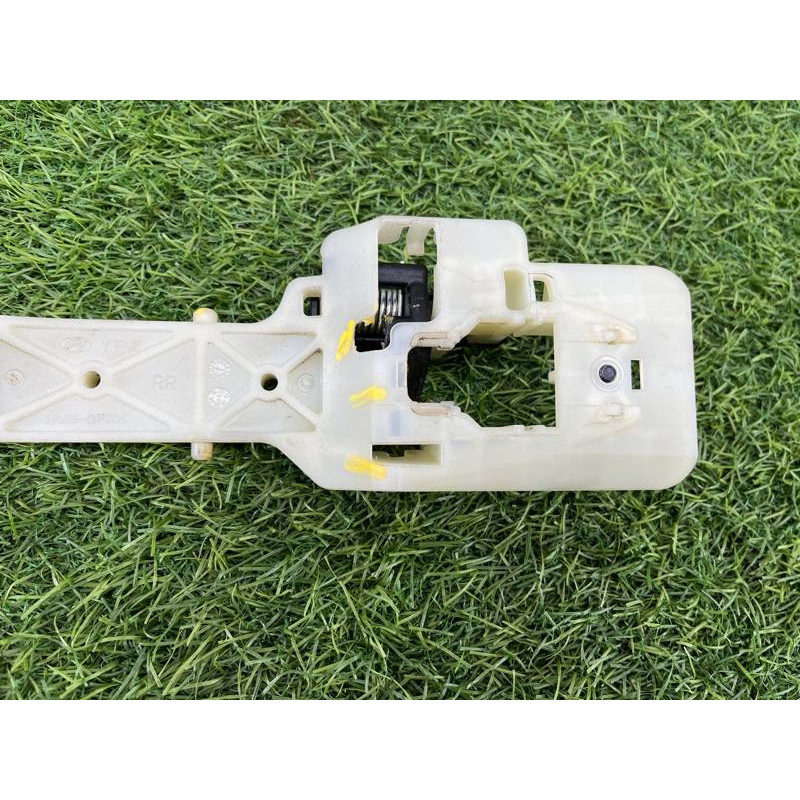 Кронштейн ручки двери (кузов и элементы) Hyundai Sonata YF 836653S000