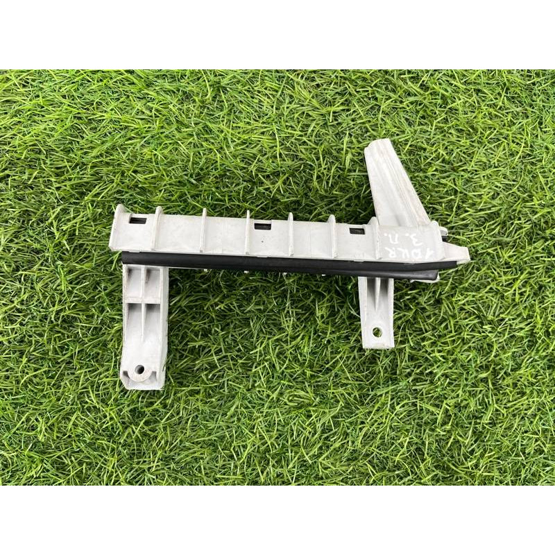 Направляющая стекла двери (кузов и элементы) Dodge Durango WD 2015 5.7 HEMi 58915828155