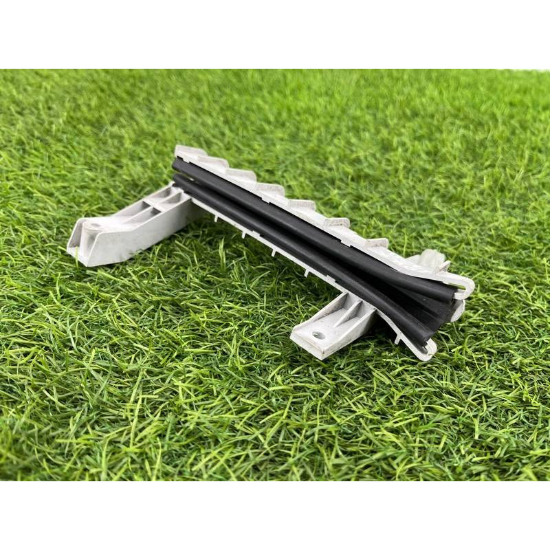 Направляющая стекла двери (кузов и элементы) Dodge Durango WD 2015 5.7 HEMi 58915828155