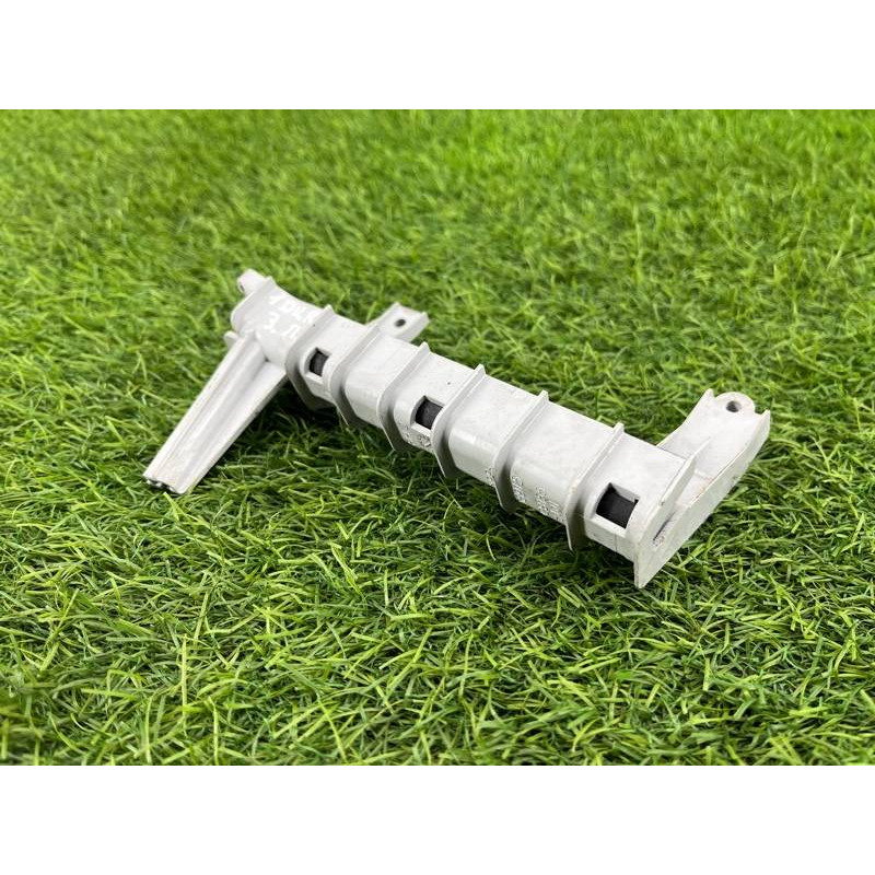 Направляющая стекла двери (кузов и элементы) Dodge Durango WD 2015 5.7 HEMi 58915828155