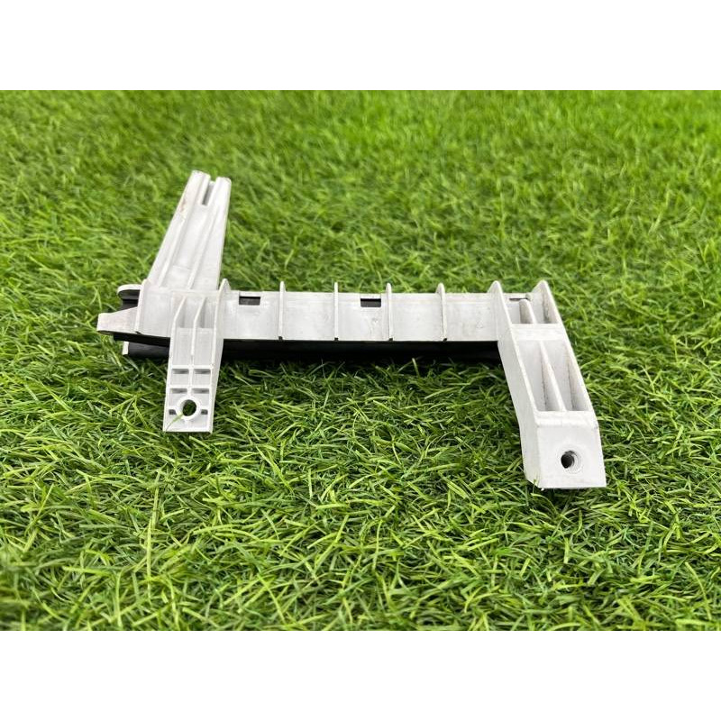 Направляющая стекла двери (кузов и элементы) Dodge Durango WD 2015 5.7 HEMi 58915828155