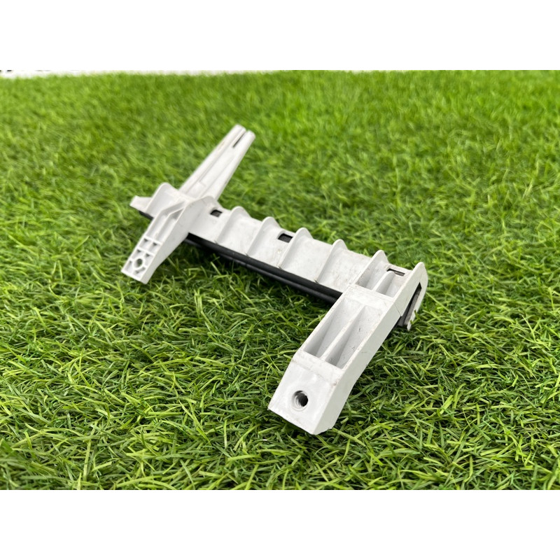 Направляющая стекла двери (кузов и элементы) Dodge Durango WD 2015 5.7 HEMi 58915828155